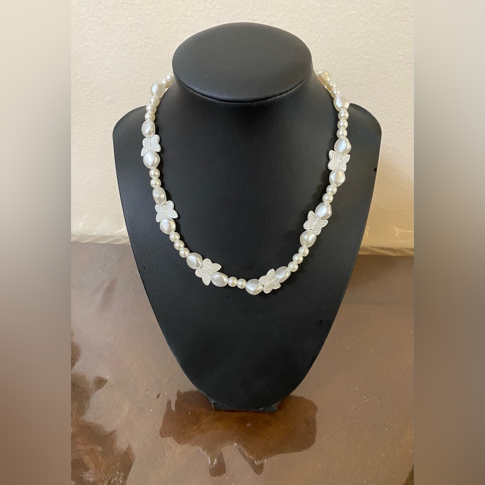 6mm pearl patterned with butterflies and white pebble patterns necklace/choker